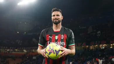 Giroud anotou uma tripleta e o Milan deu uma resposta necess&aacute;ria ao golear a Samp