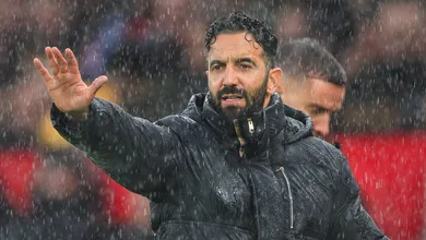 &lsquo;Preferia que tivesse ficado&rsquo;: Titular do Manchester United relembra trabalho de R&uacute;ben Amorim