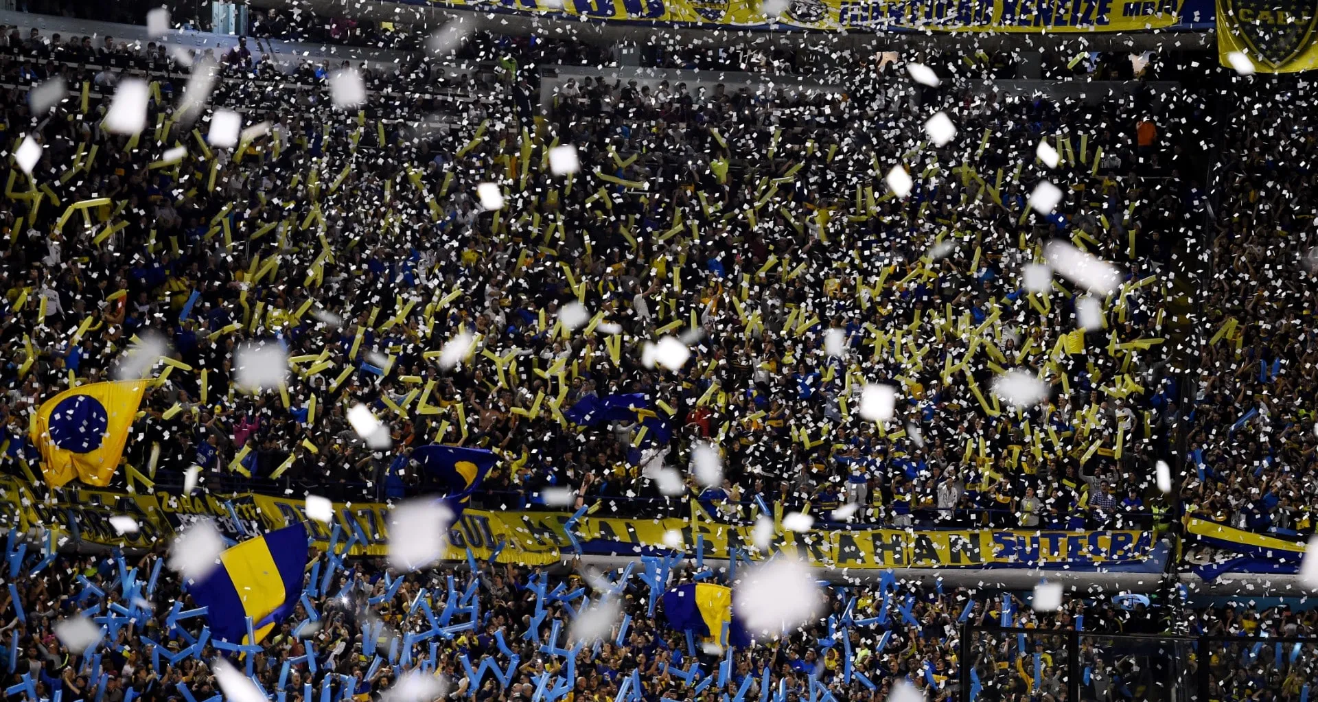 Foi assim que a Bombonera entrou em erup&ccedil;&atilde;o, no espetacular recebimento a Boca e River