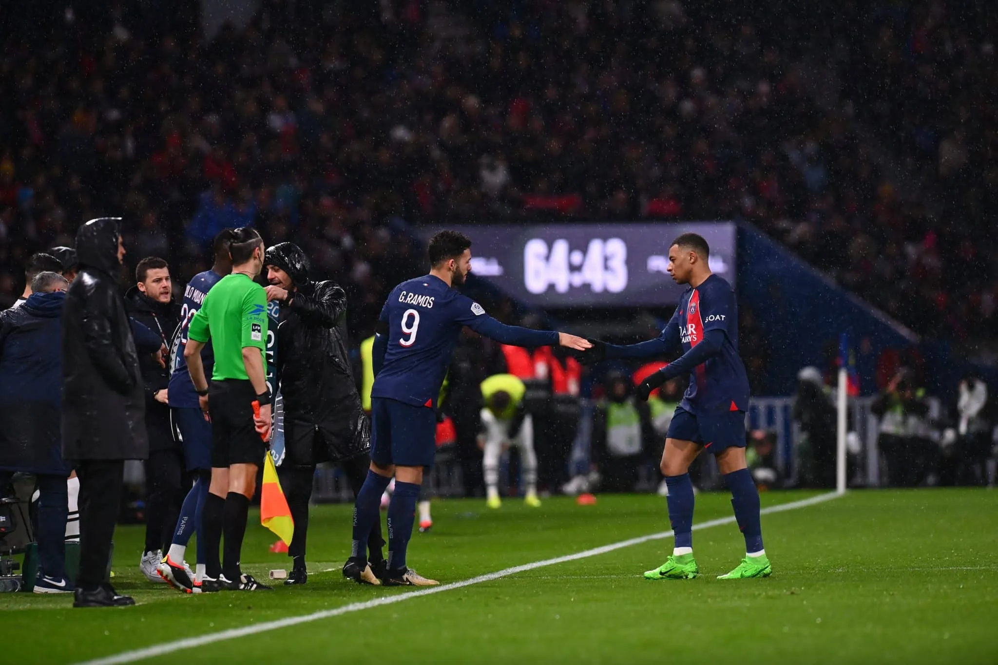 Com Mbapp&eacute; apagado, PSG ganha p&ecirc;nalti no &uacute;ltimo lance para evitar derrota contra Nantes na Ligue 1