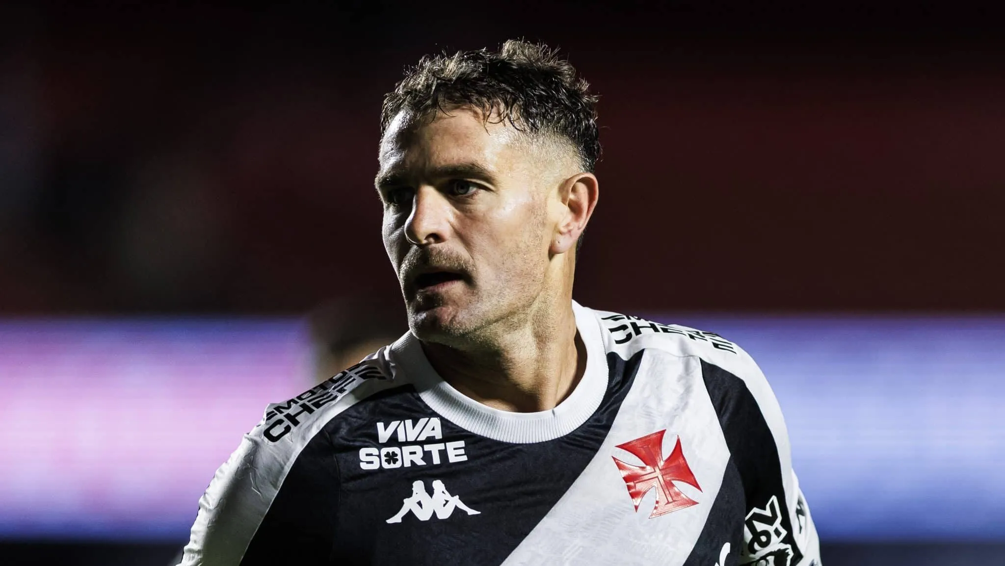 Os tr&ecirc;s motivos usados por Diniz para defender a alta minutagem de Vegetti no Vasco