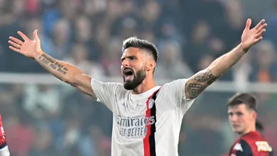 Giroud vai para o gol e garante triunfo do novo l&iacute;der Milan em cima do Genoa
