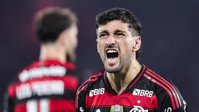 Flamengo ganha certezas em vit&oacute;ria que aumenta vantagem sobre Palmeiras