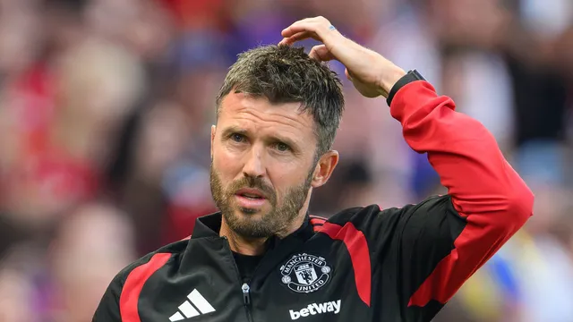 Em crise, Manchester United mant&eacute;m Carrick, mas dirigentes j&aacute; discordam sobre pr&oacute;ximo t&eacute;cnico