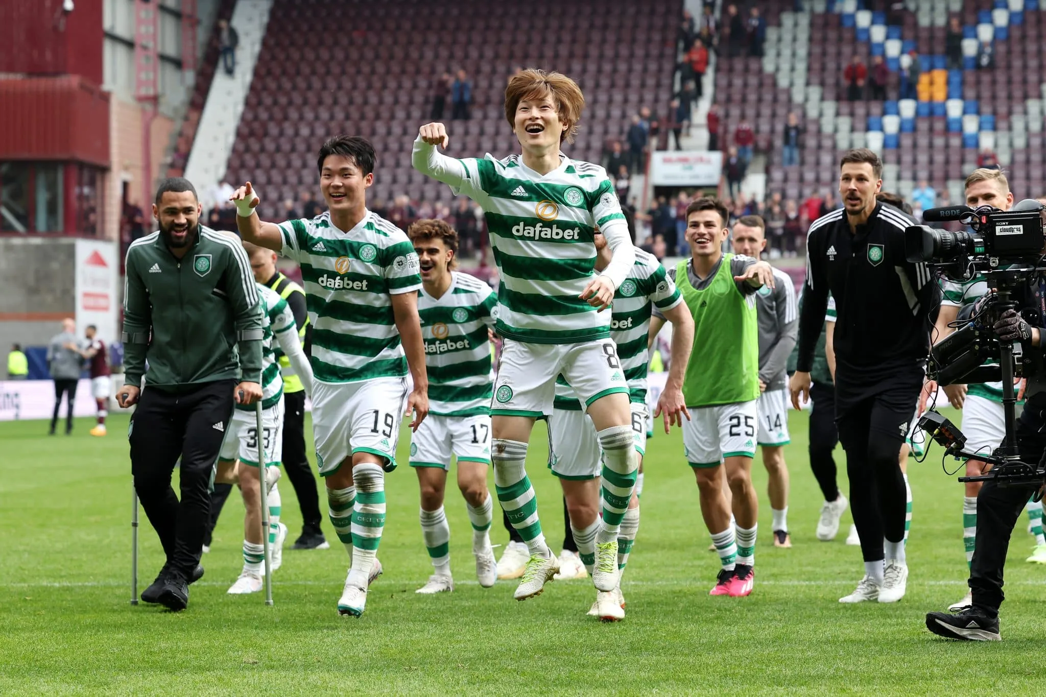 Celtic assegura seu 53&ordm; t&iacute;tulo escoc&ecirc;s em vit&oacute;ria suada contra o Hearts