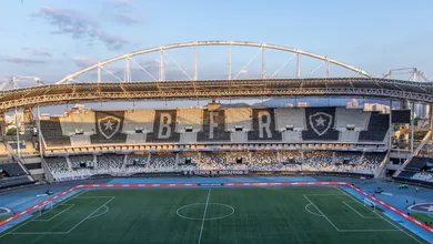 Log&iacute;stica irrita Pe&ntilde;arol e Conmebol atrasa in&iacute;cio de jogo com o Botafogo