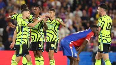 Arsenal sobreviveu a uma meia hora nervosa para bater o Crystal Palace