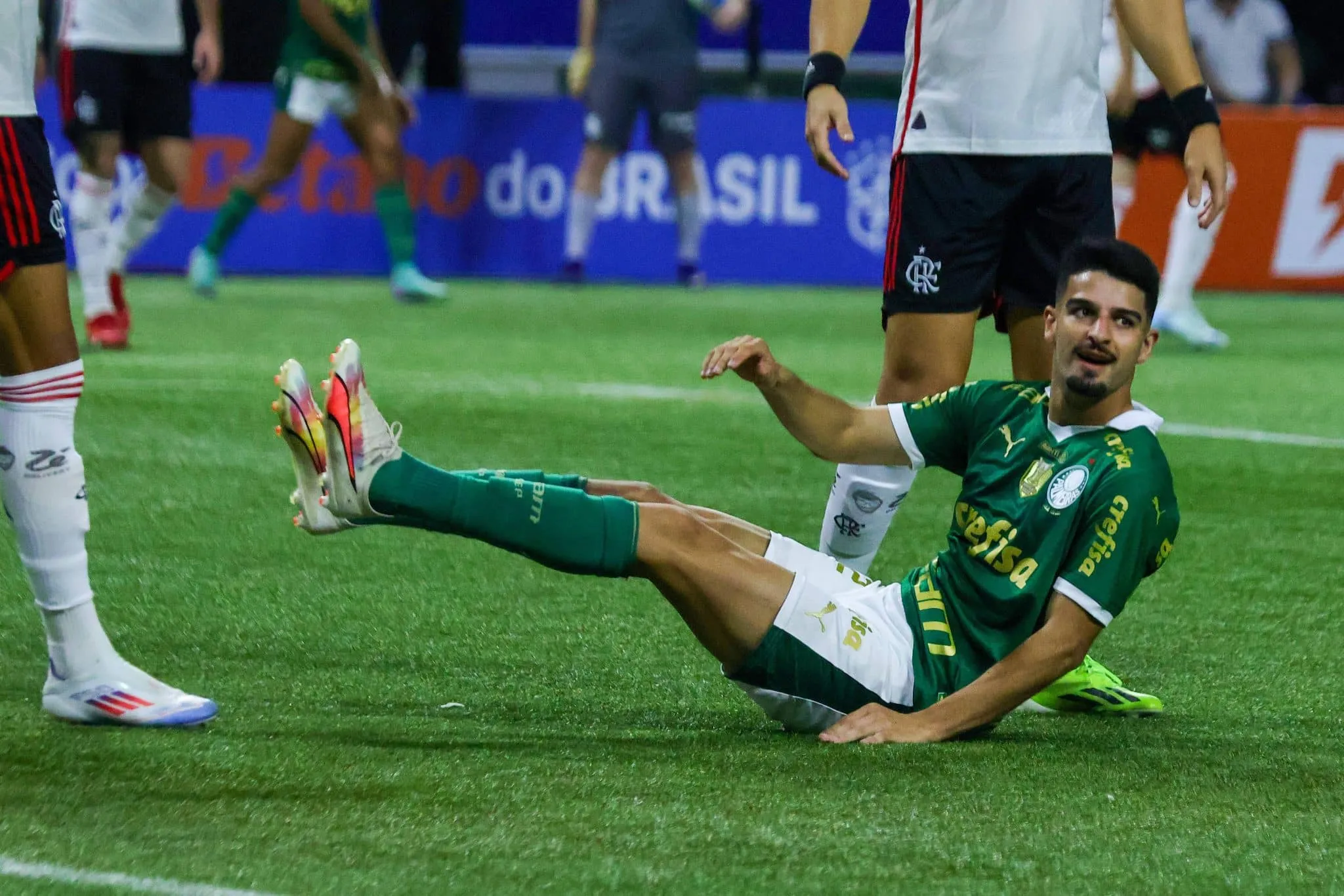 Flaco L&oacute;pez perdeu cinco gols que selaram o destino do Palmeiras na temporada