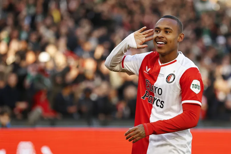 Igor Paix&atilde;o trabalhou com Slot no Feyenoord e interessa ao Liverpool
