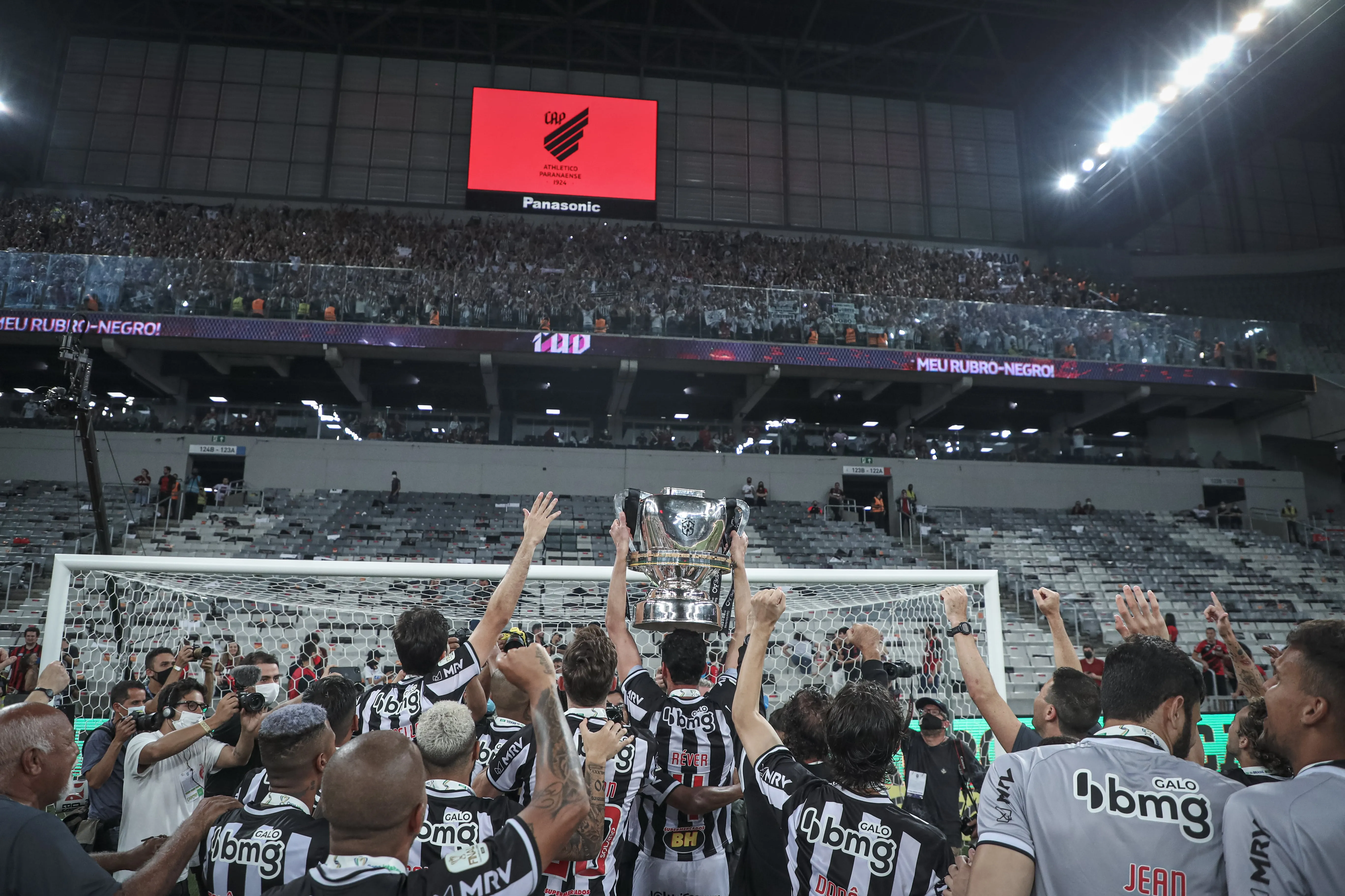 N&atilde;o cai no tapetinho! Atl&eacute;tico-MG costuma se dar bem contra o Athletico-PR na Baixada
