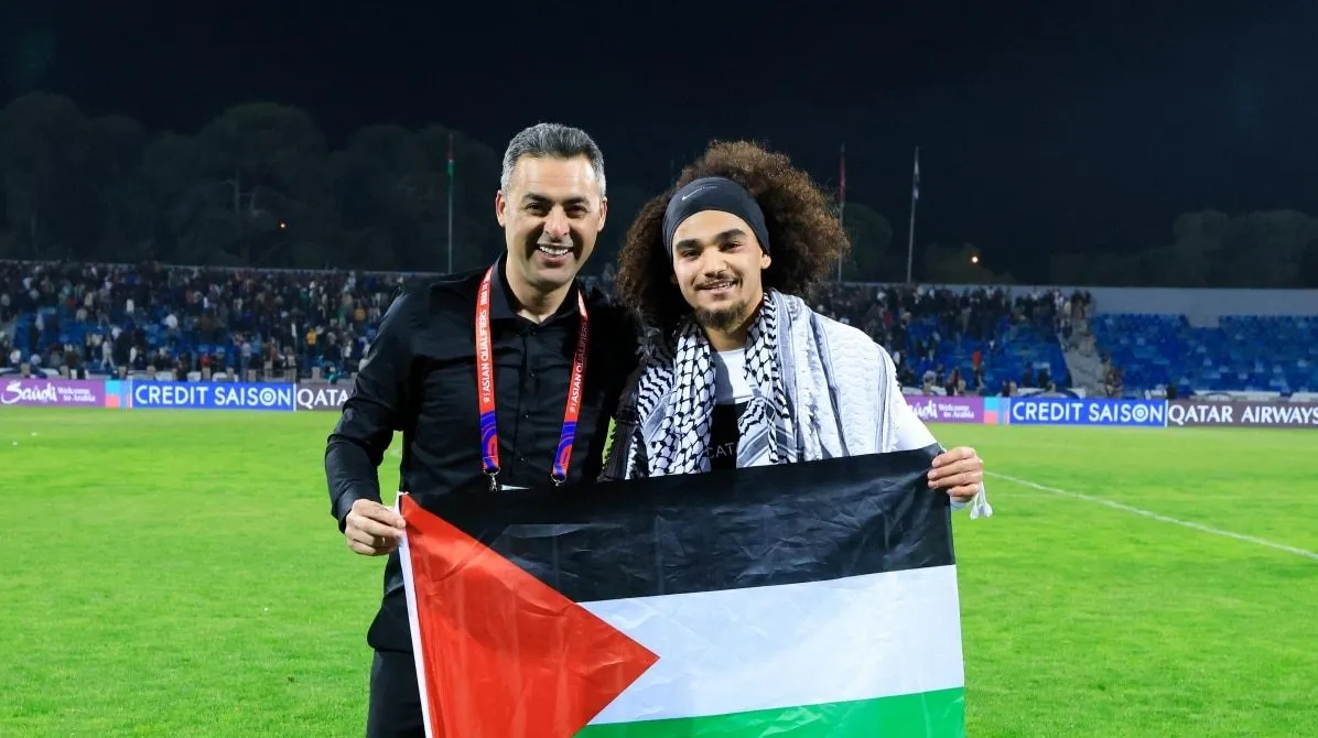 No cargo &lsquo;mais dif&iacute;cil do mundo&rsquo;, t&eacute;cnico da Palestina contesta Israel atrav&eacute;s do futebol