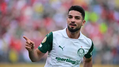 Entenda como Flaco L&oacute;pez, na pr&eacute;-lista de Scaloni, pode atuar pela Argentina