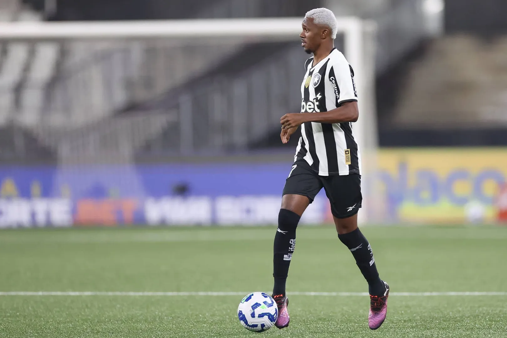 Jeffinho voltou a ser titular do Botafogo depois de quase um ano (Foto: Vitor Silva/Botafogo)