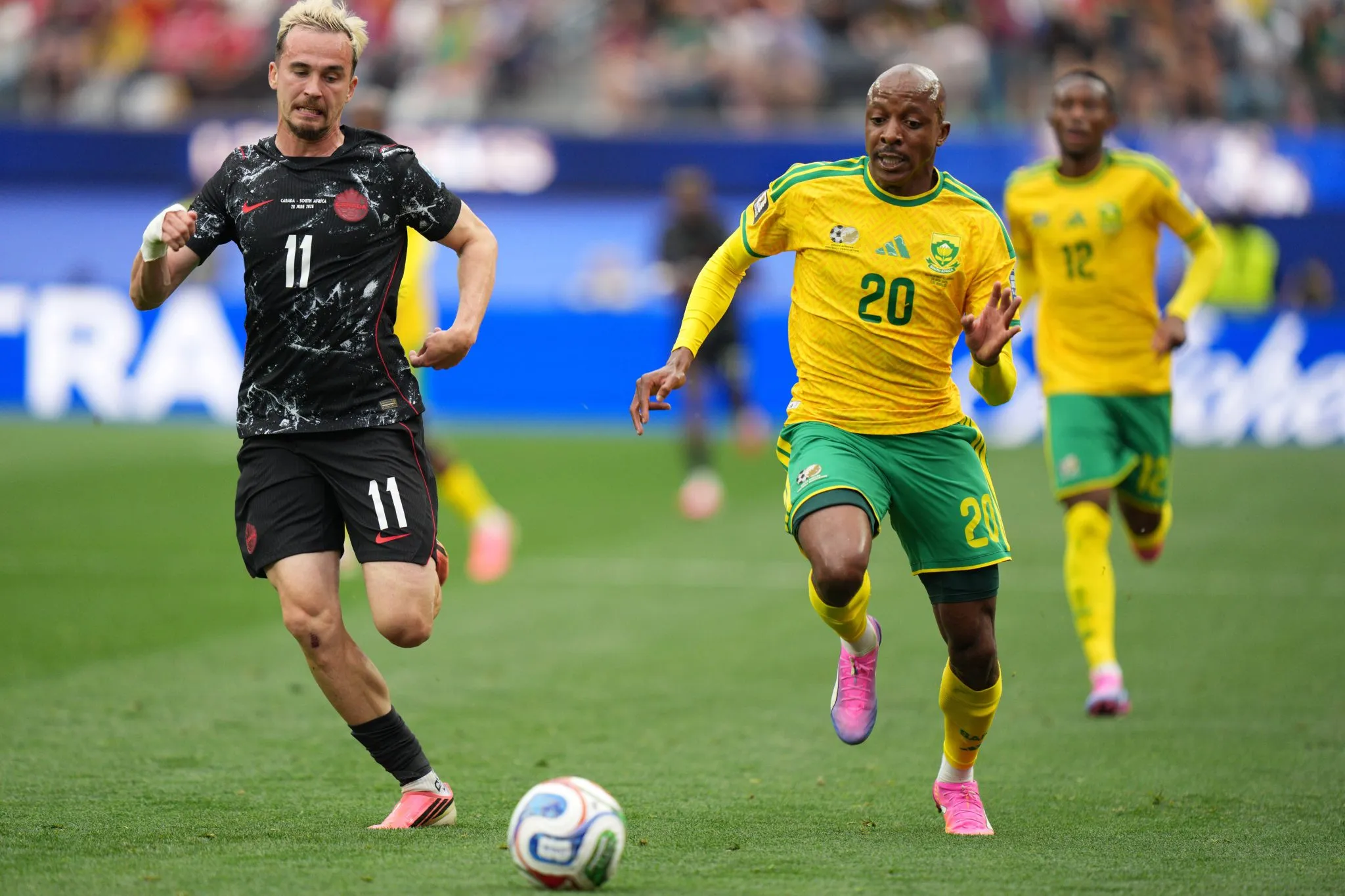 Liam Millar e Khuliso Mudau durante &Aacute;rica do Sul x Canad&aacute; (Foto: Imago/Action Plus)