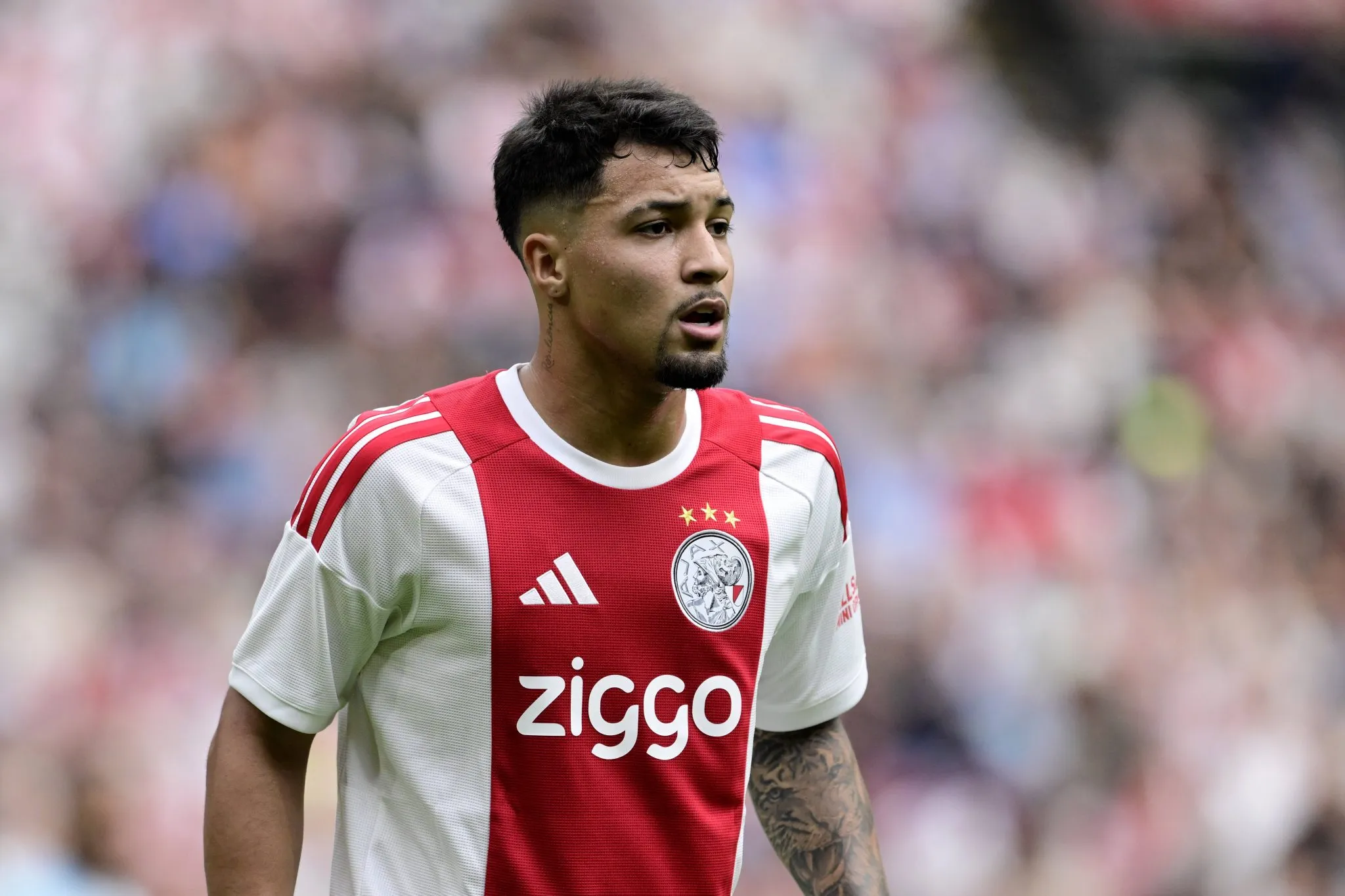 Marcos Leonardo em sua estreia pelo Ajax
