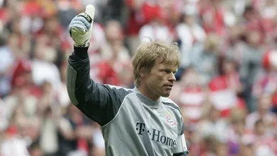 Oliver Kahn: goleiros n&atilde;o deveriam concorrer &agrave; Bola de Ouro