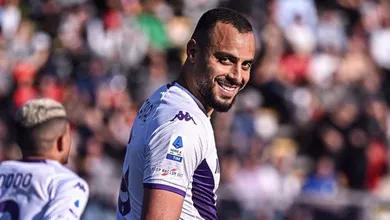 Arthur Cabral d&aacute; sequ&ecirc;ncia &agrave; boa fase e marca o sexto gol nas &uacute;ltimas sete partidas pela Fiorentina