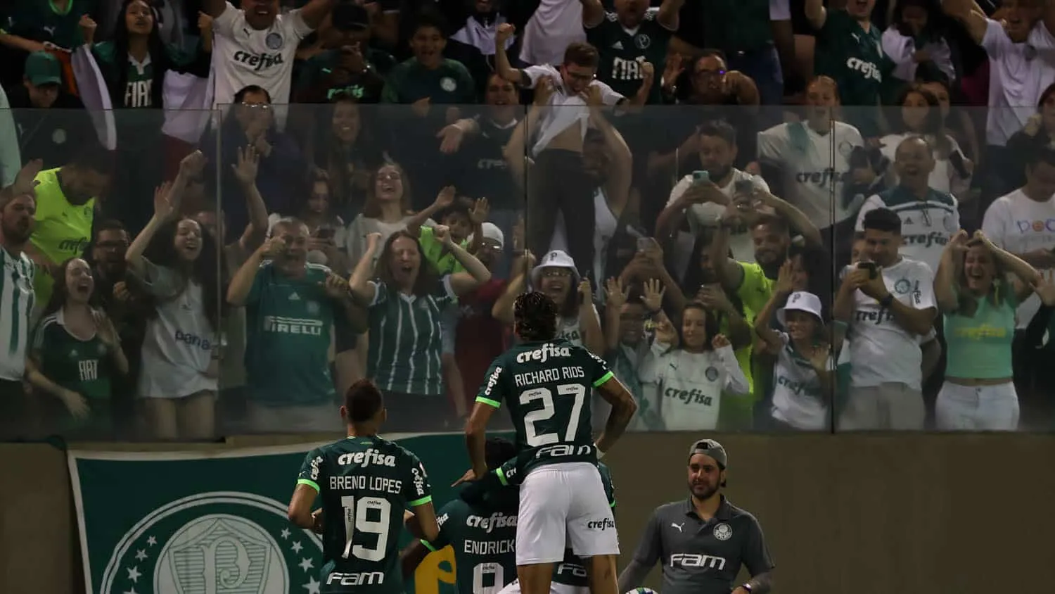Palmeiras vai disputar t&iacute;tulo do Brasileiro apoiado em quarteto improv&aacute;vel h&aacute; um m&ecirc;s