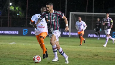 Chamado de &lsquo;g&ecirc;nio&rsquo; por Marc&atilde;o, Renato Augusto tem elegante estreia com a camisa 20 do Fluminense