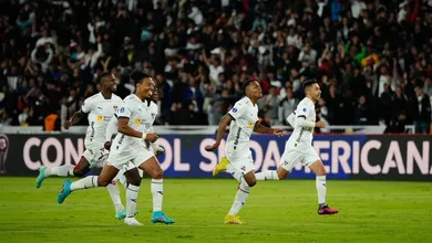 A LDU foi do c&eacute;u ao inferno nos acr&eacute;scimos, mas conseguiu seu &eacute;pico contra o &Ntilde;ublense