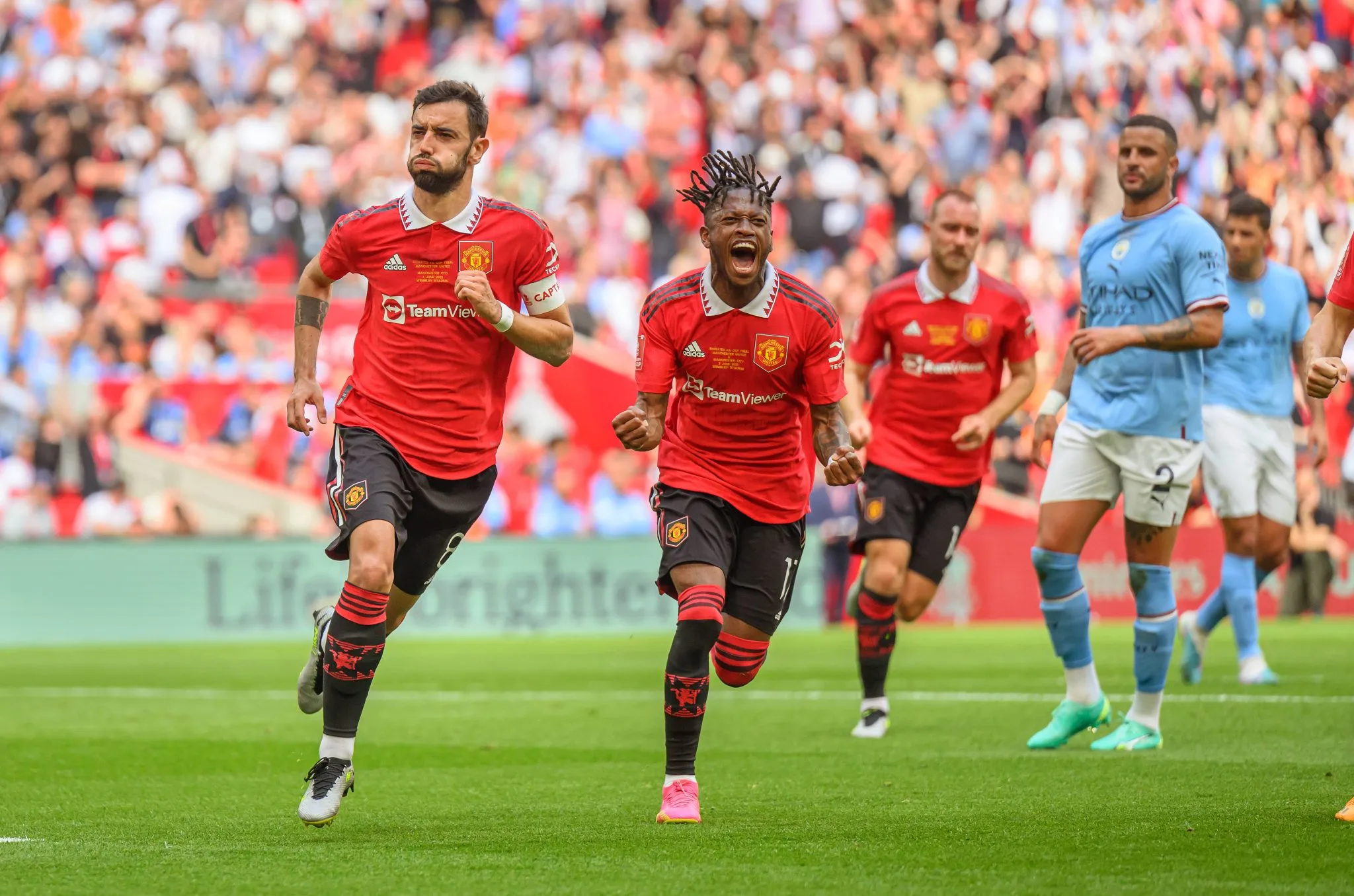 Bruno Fernandes marca em final da FA Cup, entre Manchester City e United, em 2023