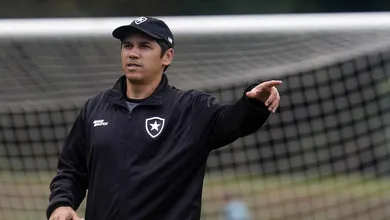 Botafogo: L&uacute;cio Fl&aacute;vio aposta em &lsquo;menos &eacute; mais&rsquo; para reencontrar o rumo pelo t&iacute;tulo do Brasileiro