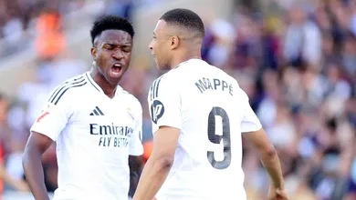 Xabi Alonso exalta Vini para al&eacute;m do ofensivo e projeta Real Madrid com brasileiro e Mbapp&eacute;