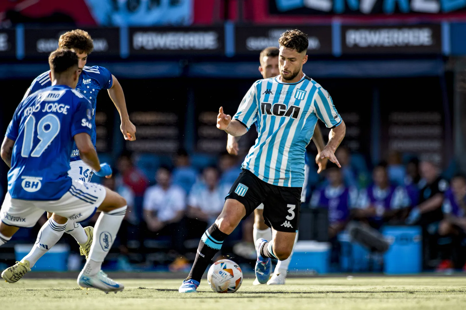 Marco Di Cesare conquistou a Copa Sul-Americana pelo Racing, mas segue na equipe para a disputa da Libertadores