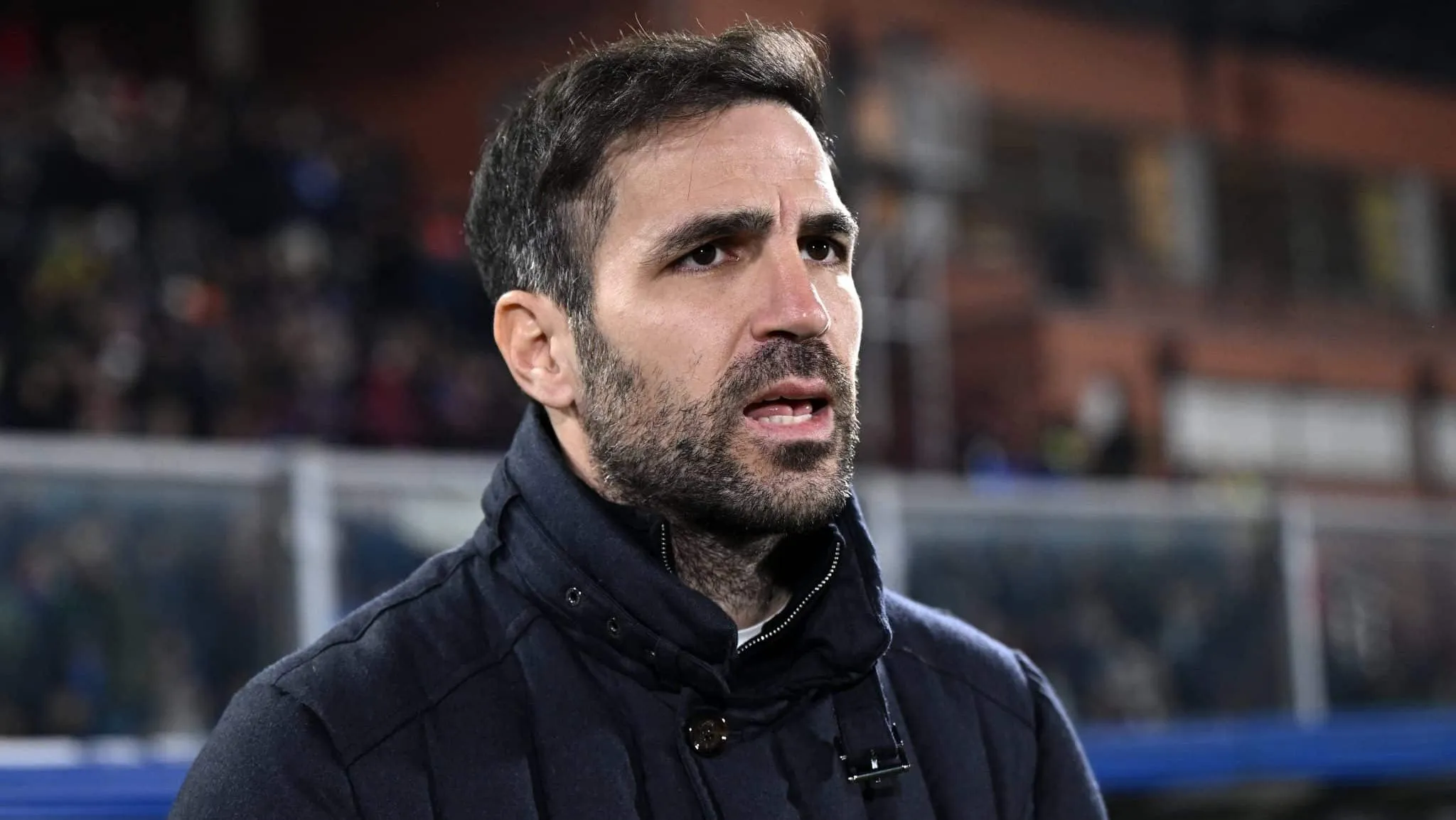 F&agrave;bregas detona sua equipe ap&oacute;s empate: &lsquo;Acham que est&atilde;o no Bayern&rsquo;