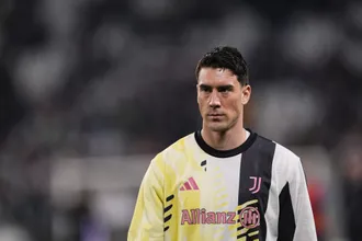 Renova&ccedil;&atilde;o de Vlahovic com a Juventus ganha for&ccedil;a, mas atacante ter&aacute; que acatar uma condi&ccedil;&atilde;o