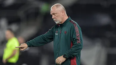 Jogadores do Fluminense disseram a Mano que Daronco n&atilde;o queria ir ao VAR