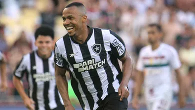 Em cl&aacute;ssico de reservas, Botafogo vence o Fluminense e tenta salvar campanha no Carioca
