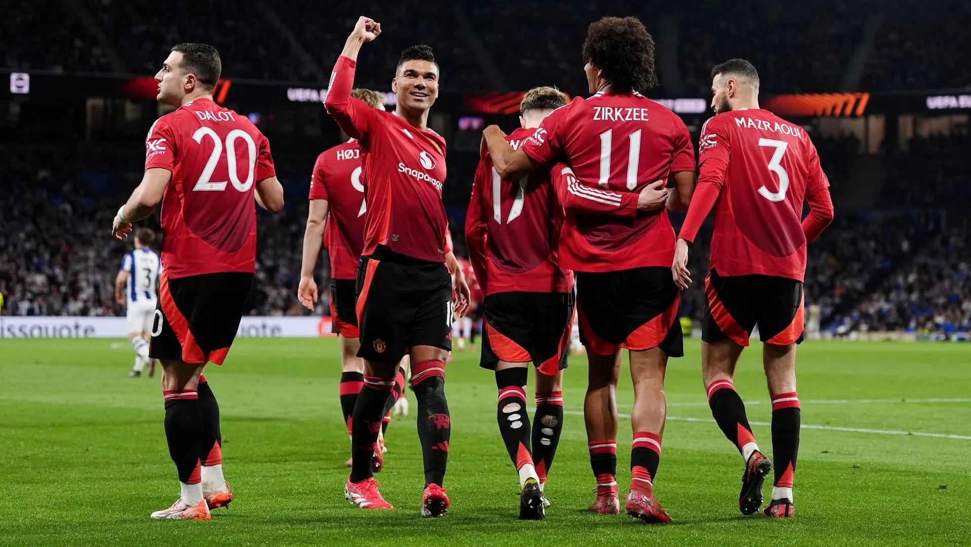 Casemiro comemorando gol do Manchester United