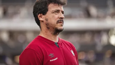 Demiss&atilde;o de Fernando Diniz no Fluminense aumenta press&atilde;o de Ant&oacute;nio Oliveira no Corinthians