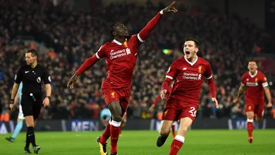 Trio de ataque infernal faz Liverpool derrubar invencibilidade do Manchester City em joga&ccedil;o
