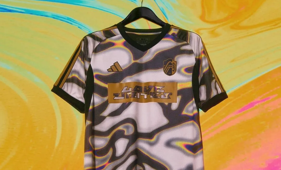 Foi K.O: Pabllo Vittar desenha camisa para o M&ecirc;s do Orgulho na MLS