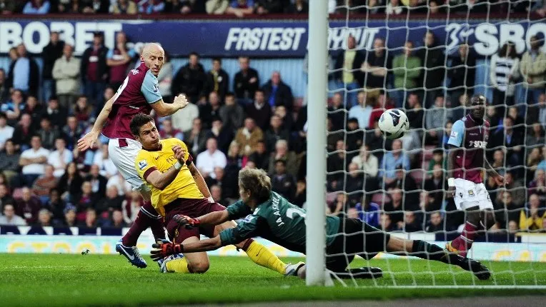 Arsenal cresce no fim e arranca virada sobre o West Ham