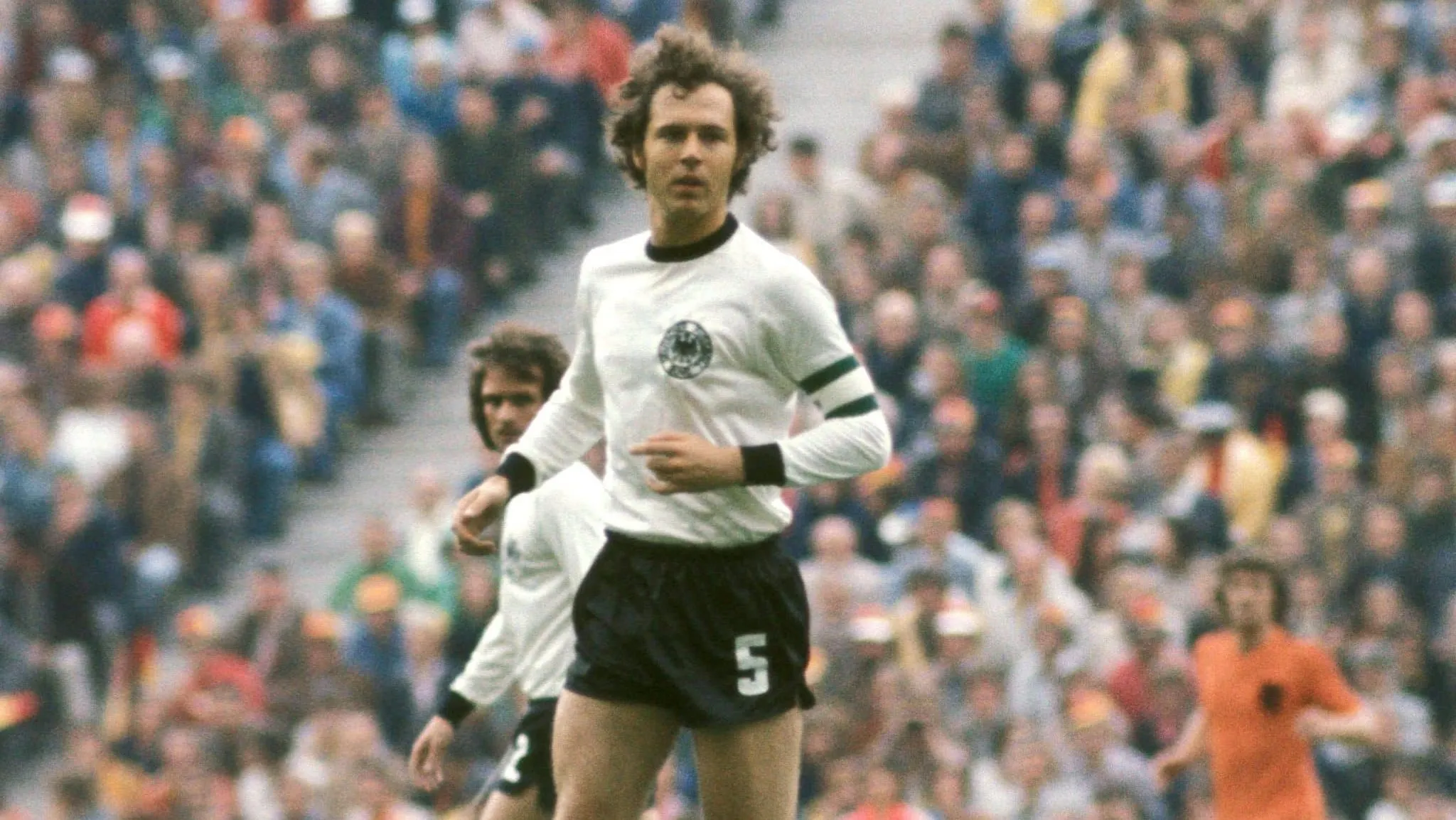 &lsquo;Ele vai redefinir o conceito de zagueiro, assim como Beckenbauer fez&rsquo;