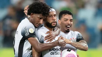Depay d&aacute; ao Corinthians respiro fora do Z4 e melhora hist&oacute;rico como visitante