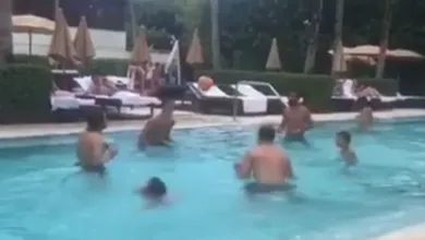 Jogos de ver&atilde;o: J&aacute; pensou em jogar futebol na piscina com Pirlo e Van Persie?