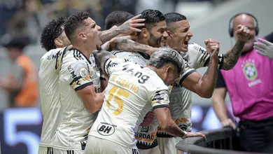 Paulinho e Hulk mostram mais uma vez que s&atilde;o a melhor dupla do Brasil, e Atl&eacute;tico-MG vence o Fortaleza
