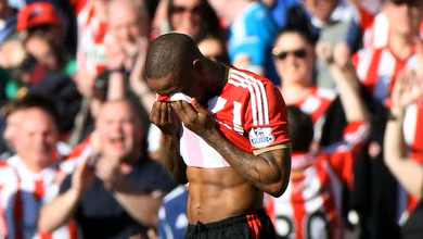 Defoe derramou as l&aacute;grimas de quem entende a rivalidade do d&eacute;rbi e a situa&ccedil;&atilde;o do Sunderland