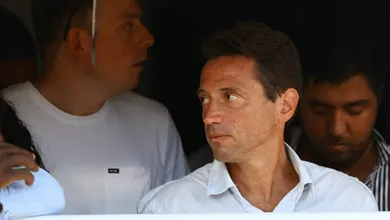 Pedras, insultos e viatura policial: O conturbado retorno do presidente do San Lorenzo ao clube