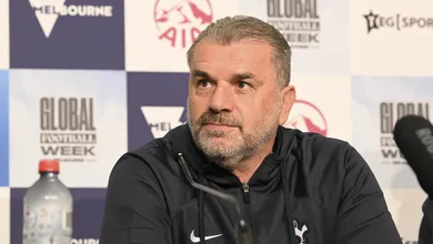 Fora dos planos de Ange Postecoglou, Tottenham confirma sa&iacute;da de quatro jogadores