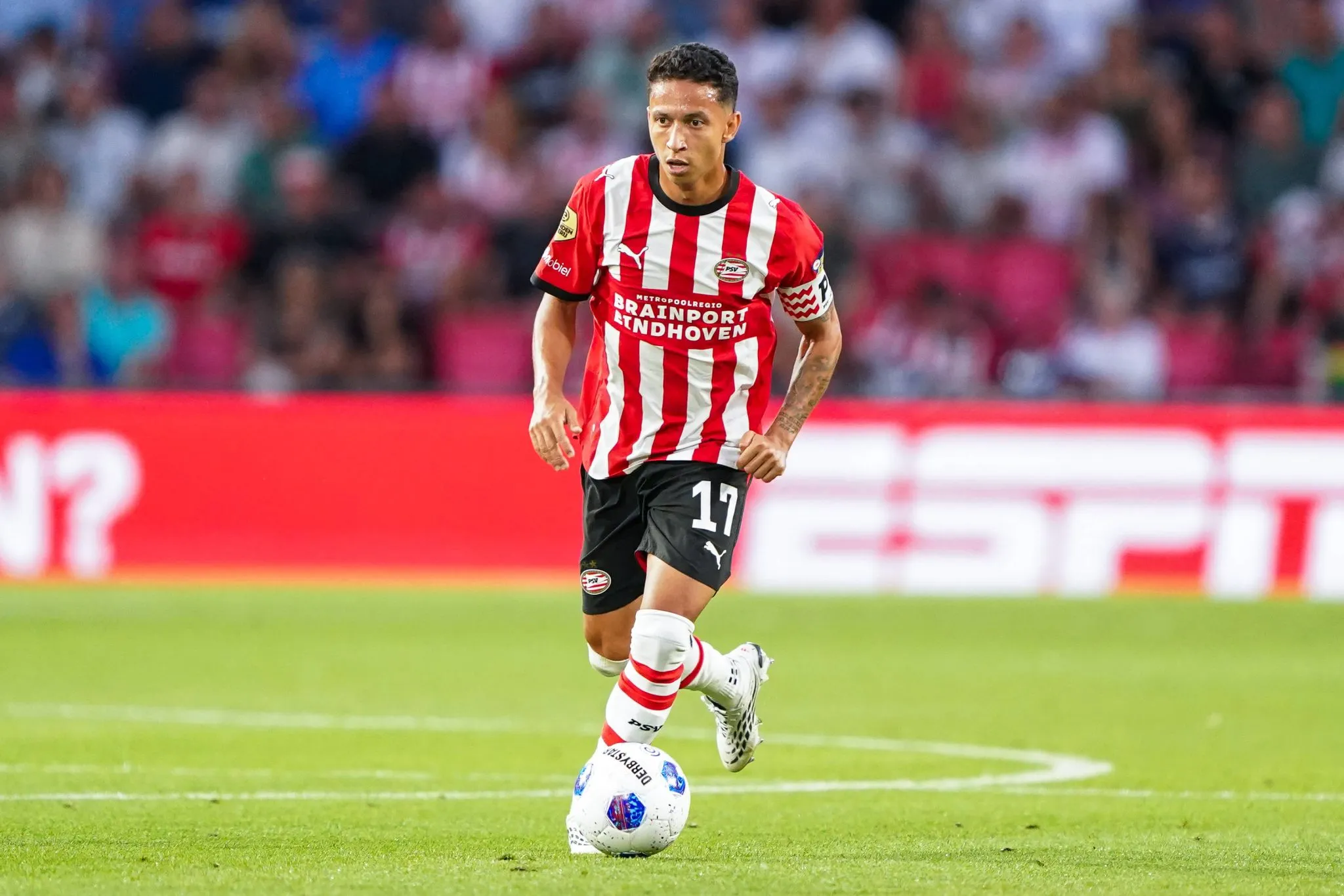 Mauro Junior tornou-se lateral do PSV (Foto: IMAGO / Orange Pictures)