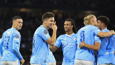 Manchester City leva susto, mas vira sobre o Estrela Vermelha e estreia com vit&oacute;ria na Champions