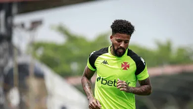 Os planos do Vasco para o retorno do meia Paulinho ap&oacute;s quase 10 meses fora