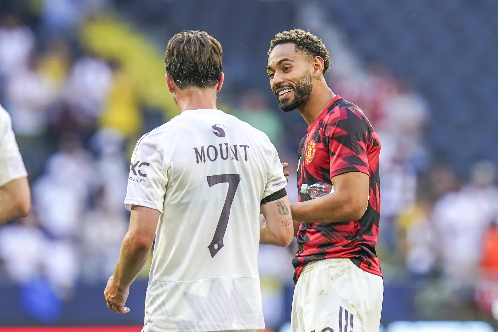 Mason Mount e Matheus Cunha ap&oacute;s jogo do Manchester United