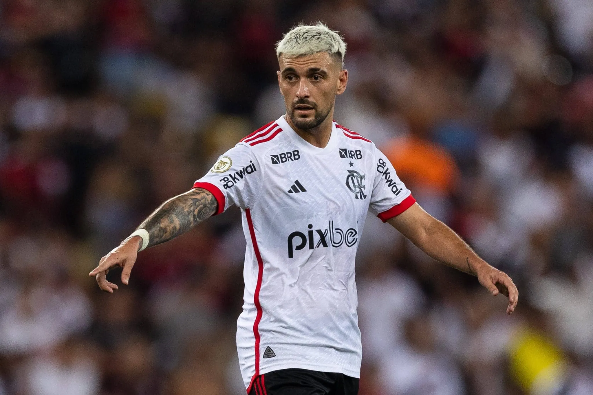 Falas de presidente do Pe&ntilde;arol sobre trio uruguaio irritam torcida do Flamengo