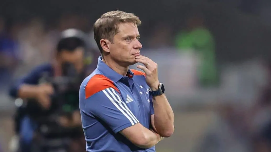 Por que o Cruzeiro jogou mal ap&oacute;s tempo de descanso? Seabra responde